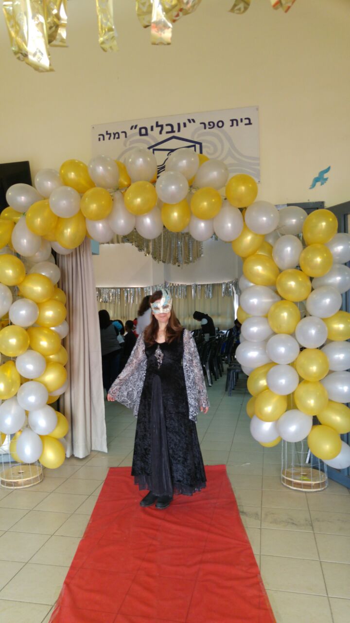 סוף הוא תמיד התחלה של משהו אחר by yuvalim ramla - Illustrated by צוות מורי בית ספר יובלים - Ourboox.com