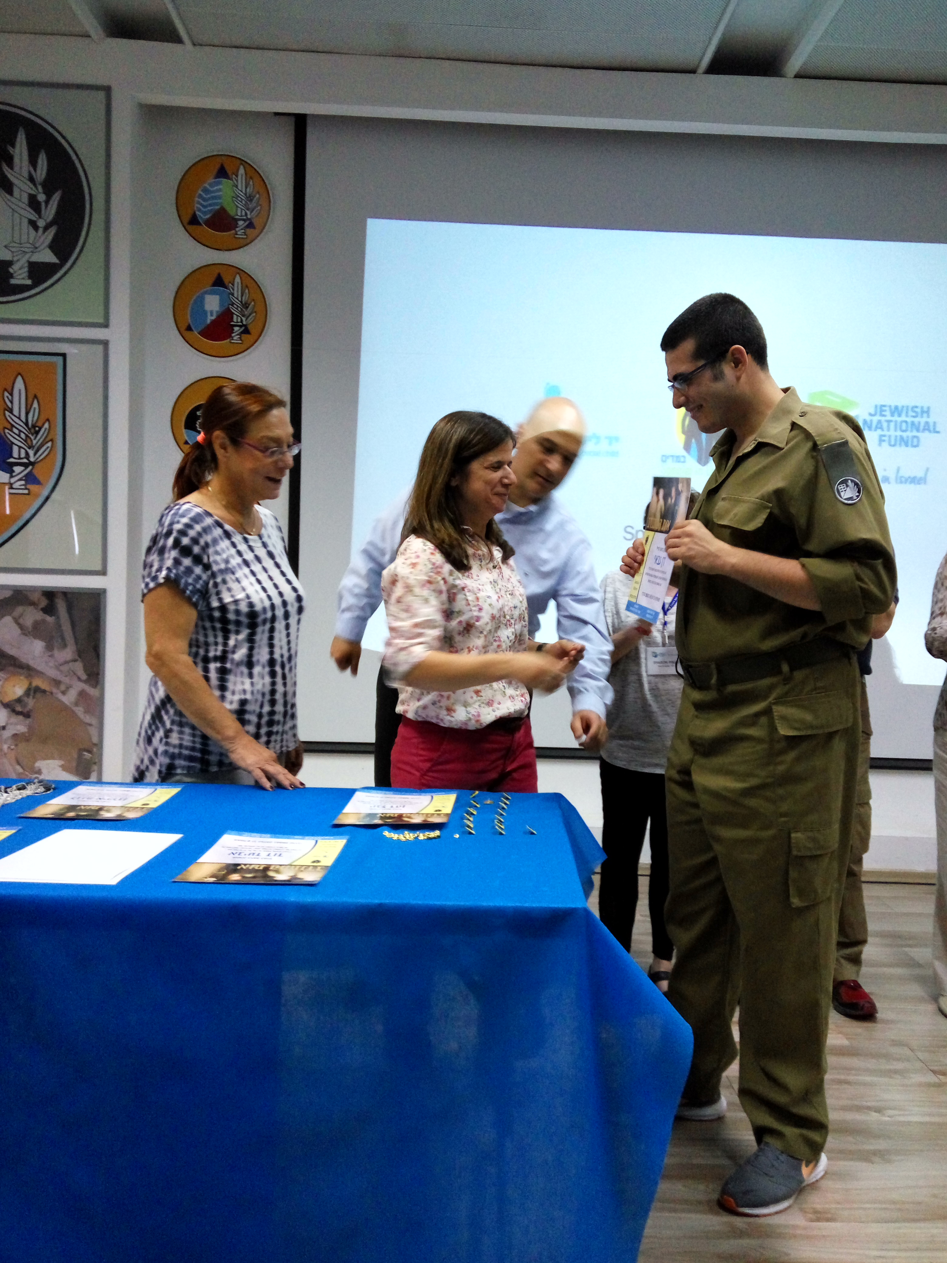 סוף הוא תמיד התחלה של משהו אחר by yuvalim ramla - Illustrated by צוות מורי בית ספר יובלים - Ourboox.com