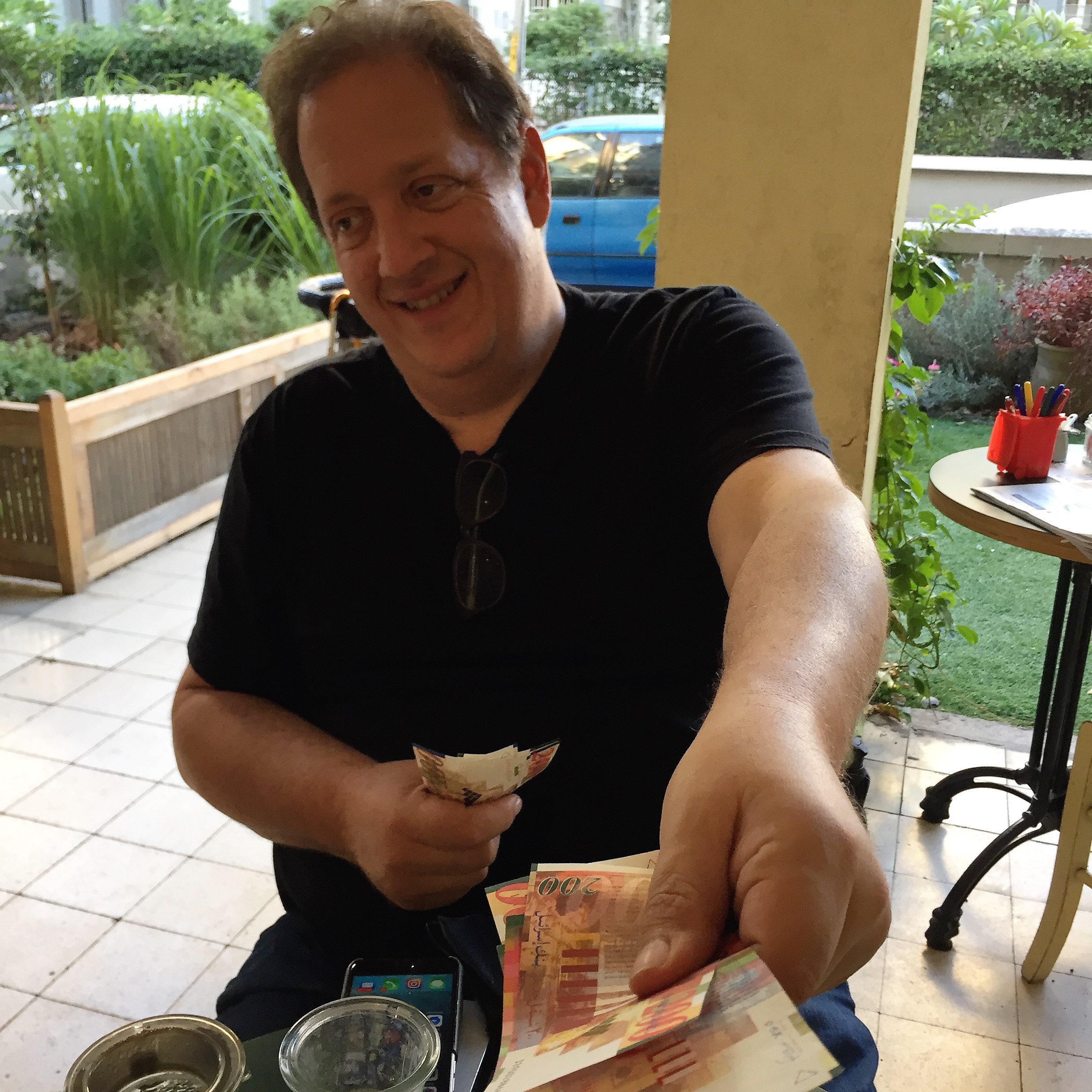 DLD Fever – Jeff Pulver Tastes Tel Aviv’s best Latte by Mel Rosenberg - מל רוזנברג - Ourboox.com