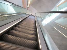 יום בחיי תלמיד בשנת 2400 by yasmin chizhov - Illustrated by יסמין צ