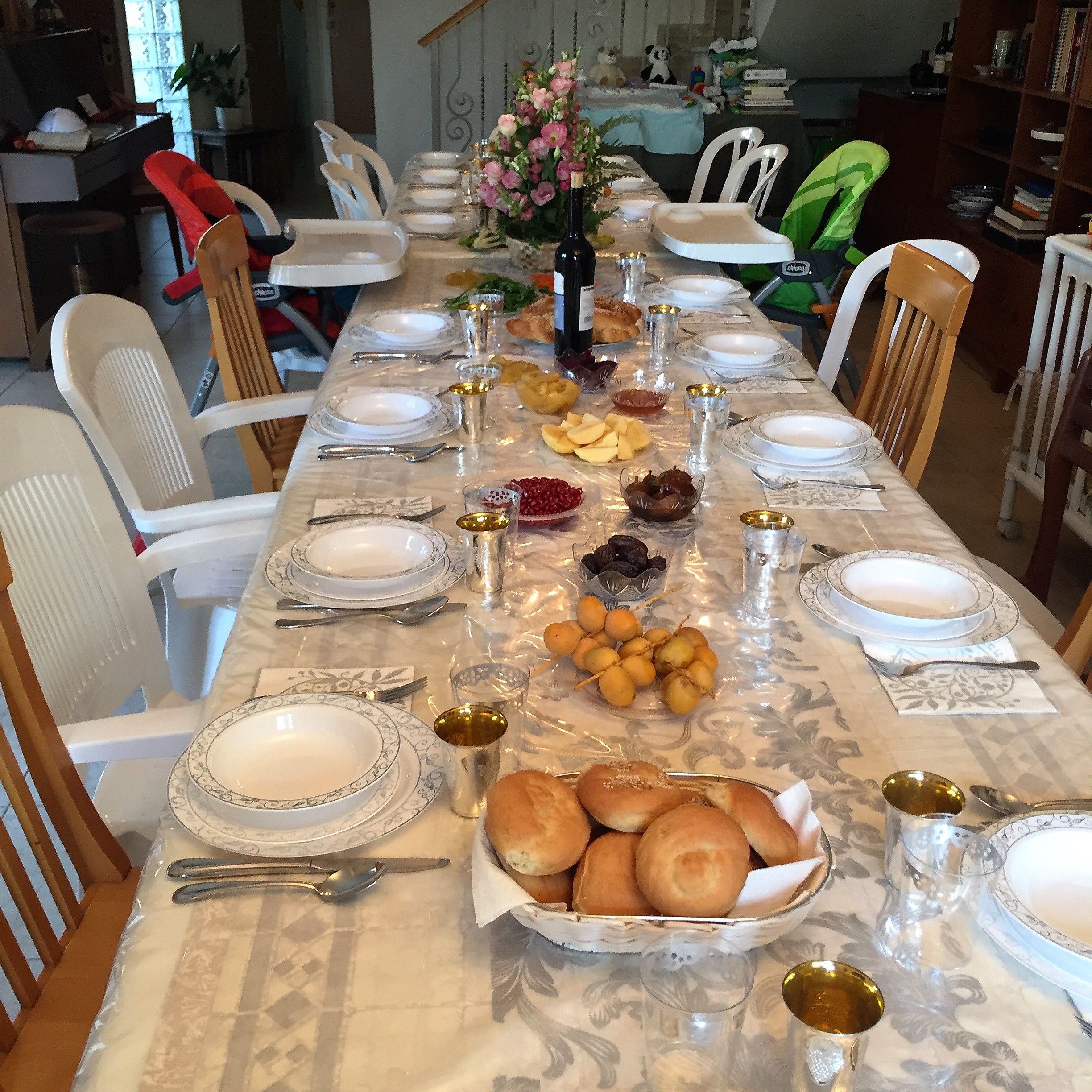 Rosh Hashana (the Jewish New Year) at Mir and Benny’s – A Memory Book by Mel Rosenberg - מל רוזנברג - Ourboox.com