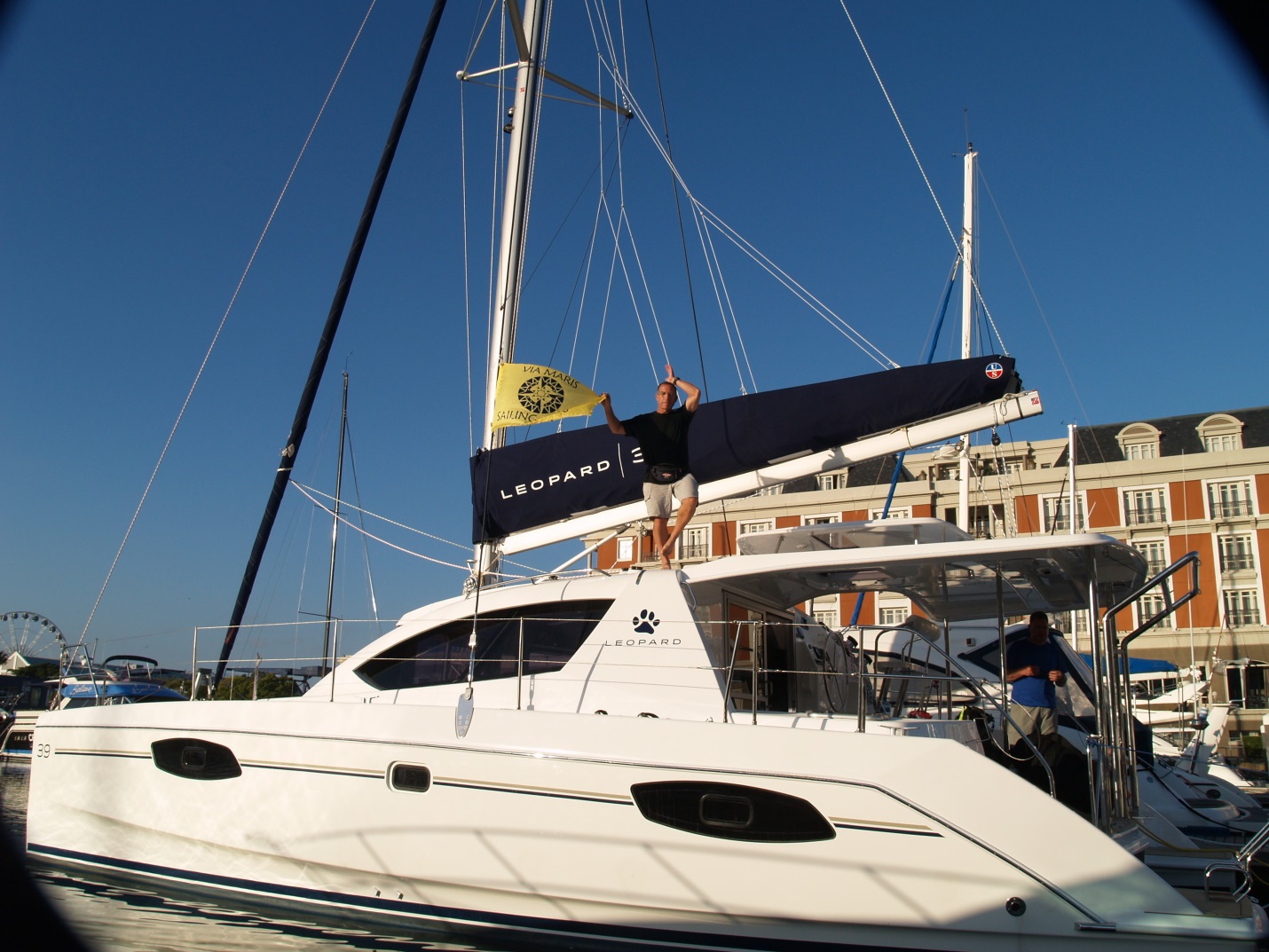 הרפתקאות רועי באי by Ben Kunik - Illustrated by בן קוניק ואמיר - Ourboox.com