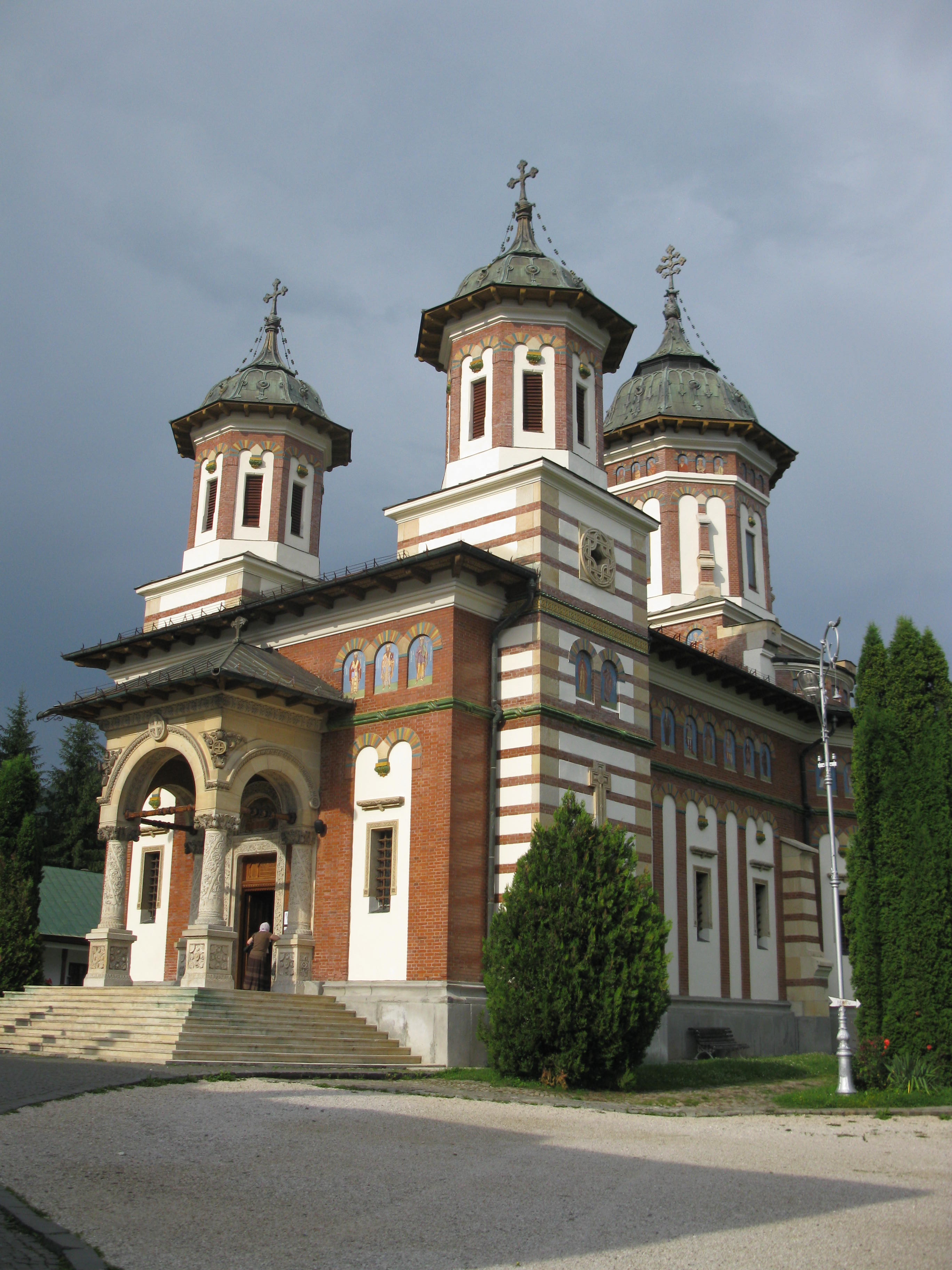 נזירות by Ron Malamud - Ourboox.com