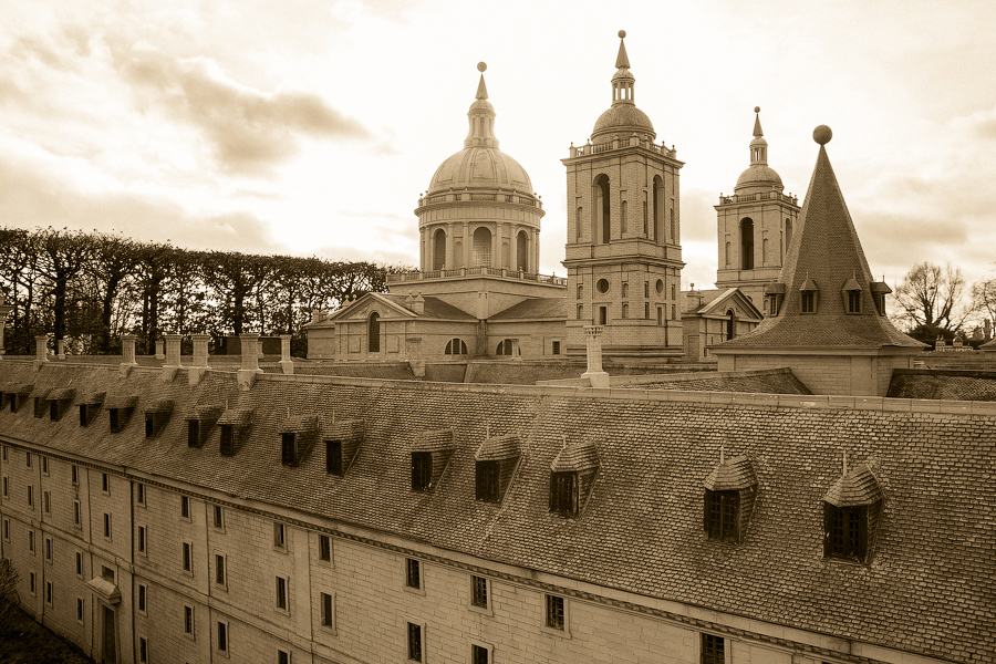 החיים במנזר by guy krystal - Ourboox.com