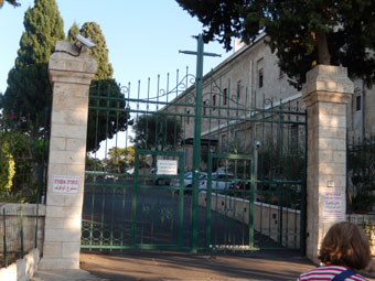 המנזר by roni berman - Ourboox.com