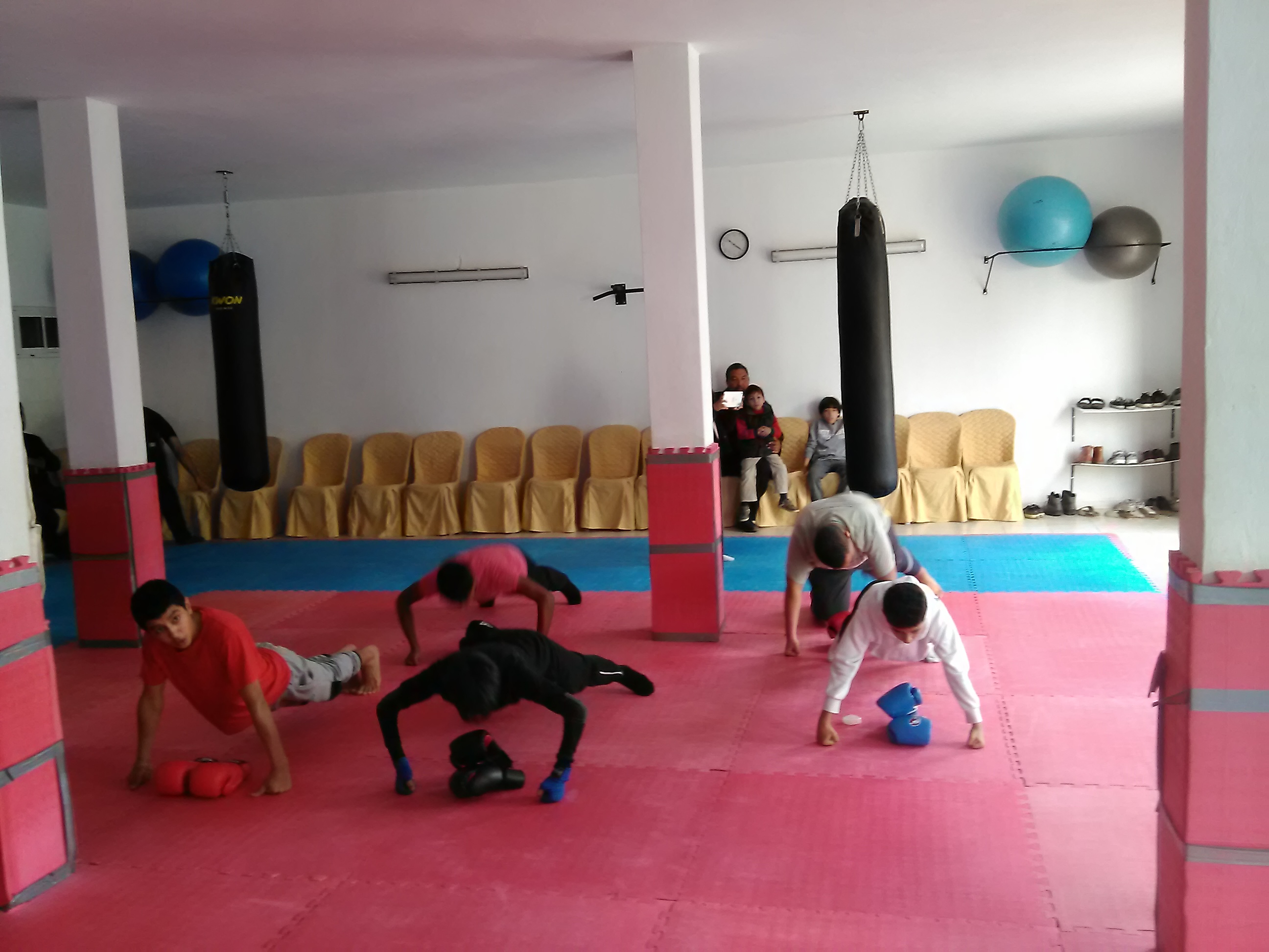 الدورة الأولى المفتوحة لفنون الدفاع عن النفس ببنزرت by bechir - Illustrated by البشير الحمروني عضو الجمعية التونسية النمساوية لفنون الدفاع عن النفس  - Ourboox.com