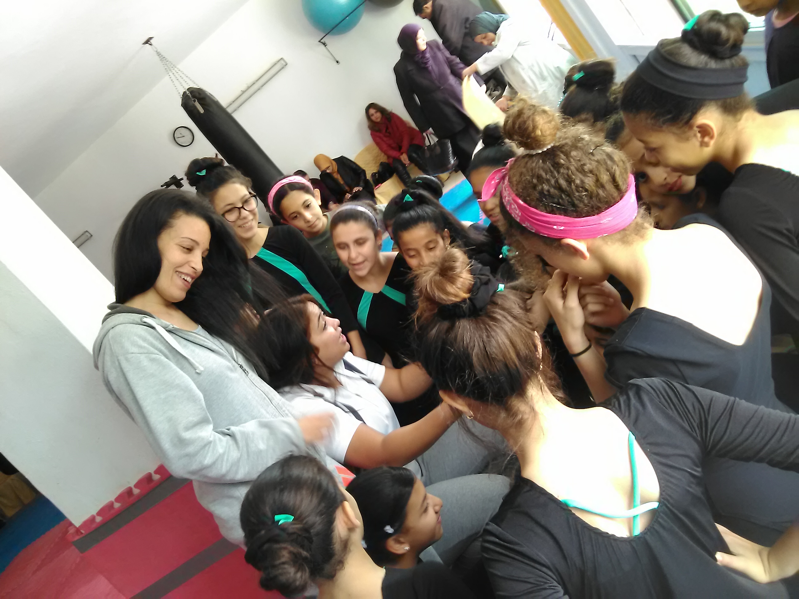 الدورة الأولى المفتوحة لفنون الدفاع عن النفس ببنزرت by bechir - Illustrated by البشير الحمروني عضو الجمعية التونسية النمساوية لفنون الدفاع عن النفس  - Ourboox.com