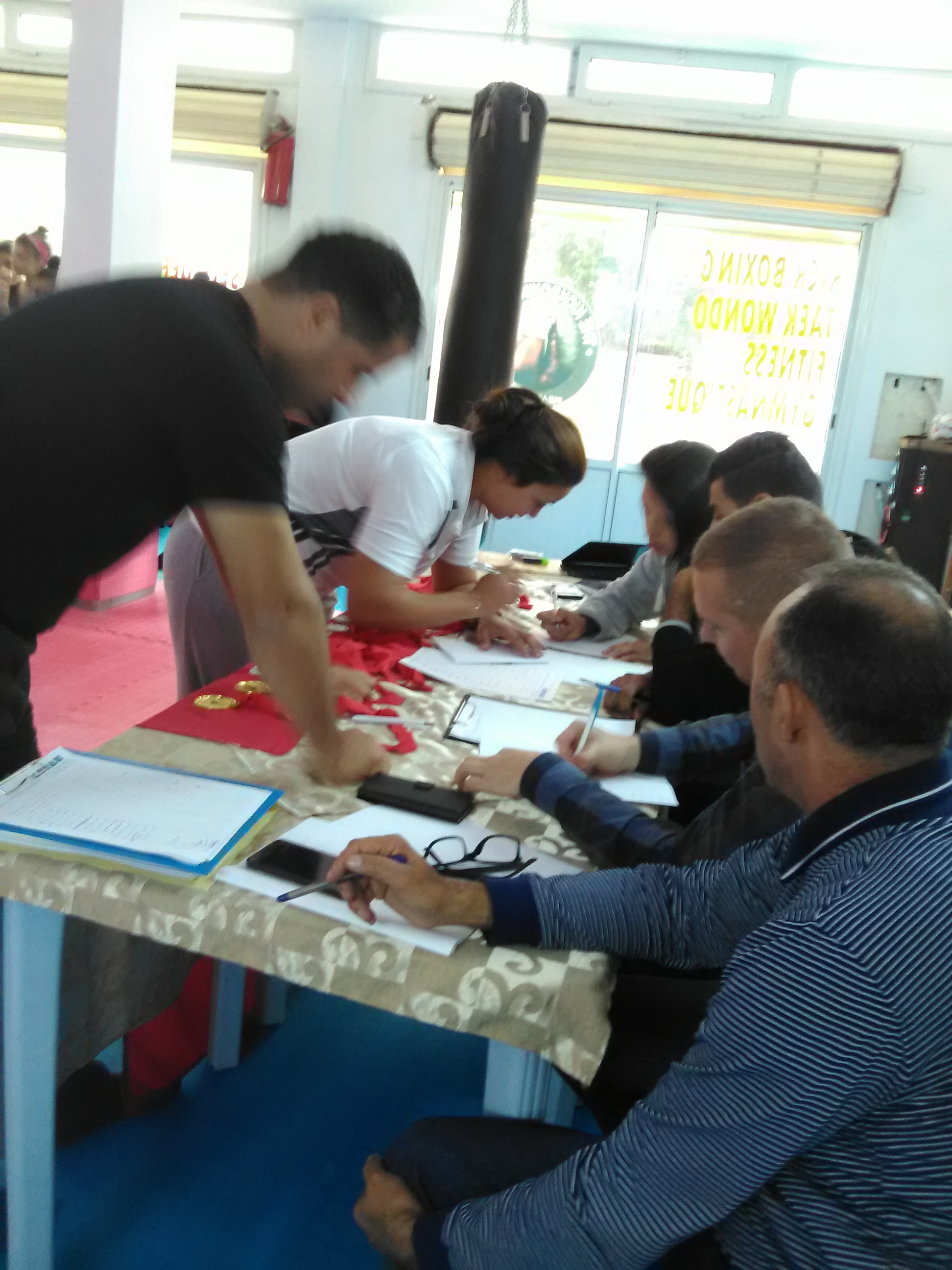 من كواليس الدورة الأولى لفنون الدفاع عن النفس ببنزرت :2016/11/20 by bechir - Illustrated by البشير الحمروني - Ourboox.com