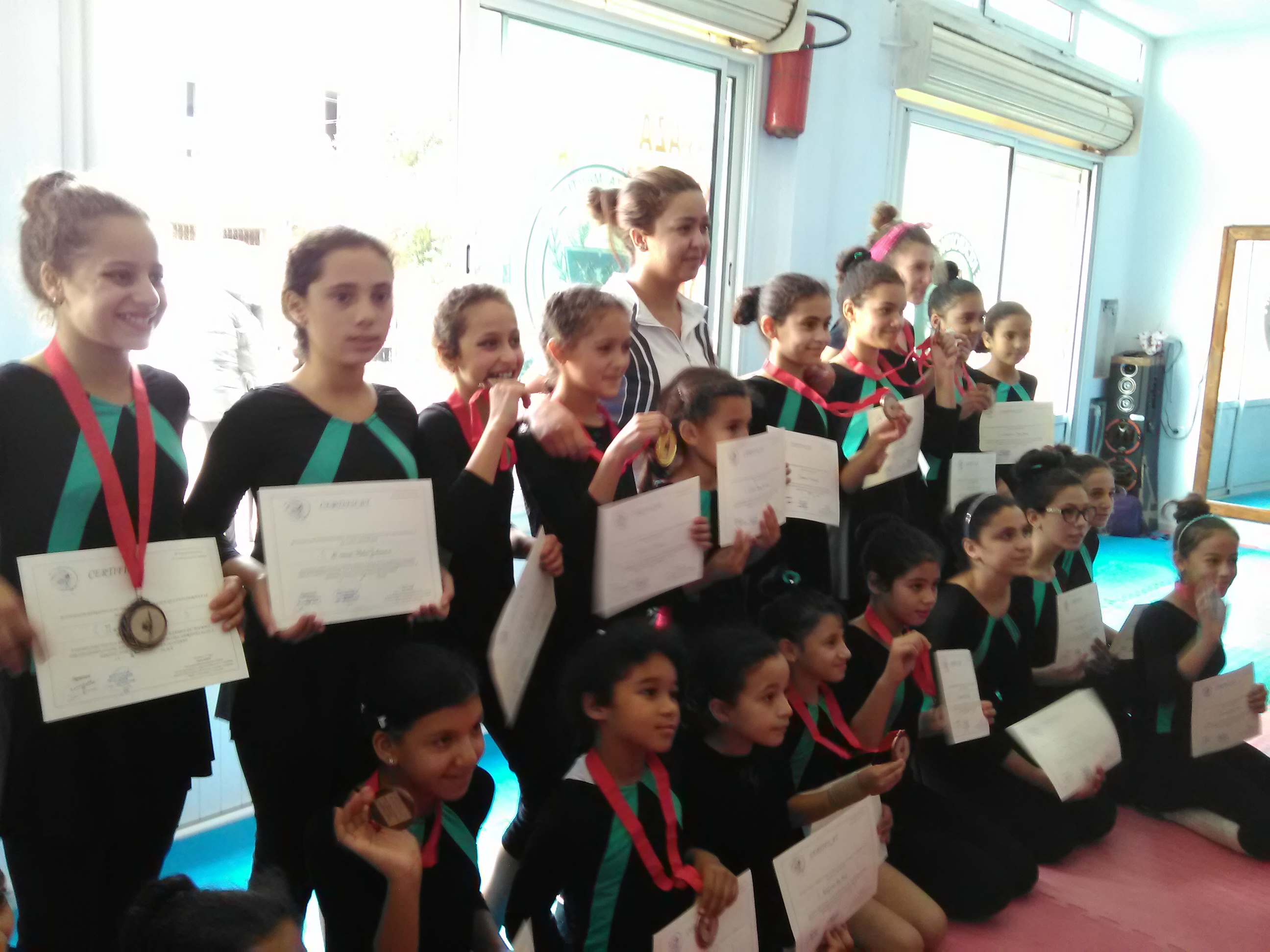 من كواليس الدورة الأولى لفنون الدفاع عن النفس ببنزرت :2016/11/20 by bechir - Illustrated by البشير الحمروني - Ourboox.com