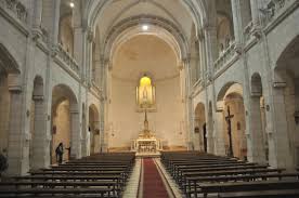 החיים במנזר by ariel yalonetsky - Illustrated by אריאל יאלונצקי - Ourboox.com