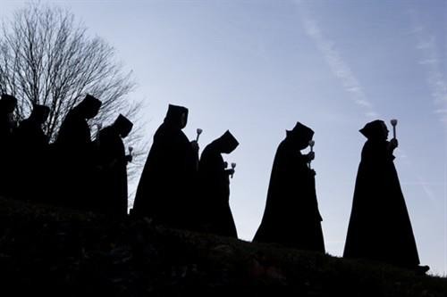 יומני הנזיר by adi grinfeld - Illustrated by עדי גרינפלד - Ourboox.com