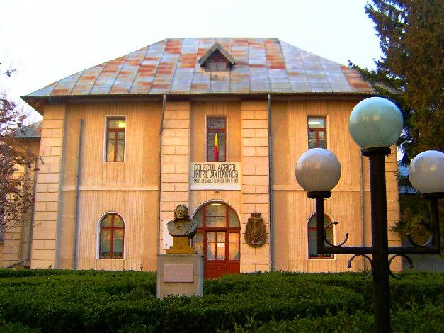 7 WONDERS OF YOUR COUNTRY The Agricultural College ”Dimitrie Cantemir” HUSI – ROMANIA Teachers coordinators Andrescu Mihaela and Garbatiuc Laura by Andrescu Mihaela - Ourboox.com