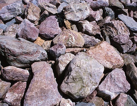 גרניט- דוגמה לסלע יסוד