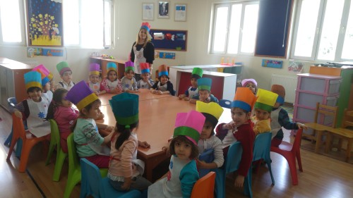 THE LITTLE CHEFS ARE MAKING PASTA SALAD by Çiğdem Albayrak - Ourboox.com