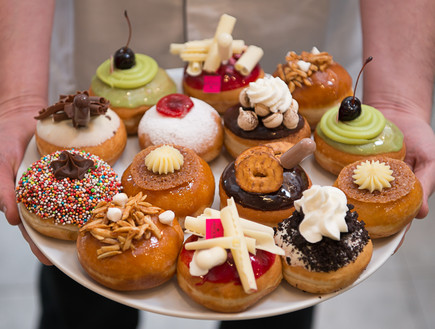 סופגניות by mai kawamura - Illustrated by מאי קאוומורה - Ourboox.com