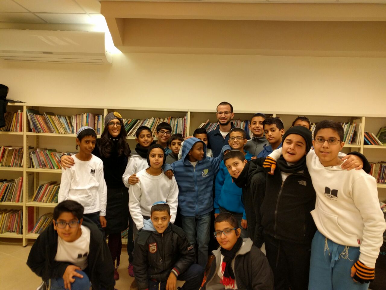 חג חנוכה by aizikovich - Illustrated by שלומית - Ourboox.com