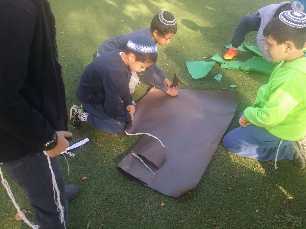 חג חנוכה by aizikovich - Illustrated by שלומית - Ourboox.com