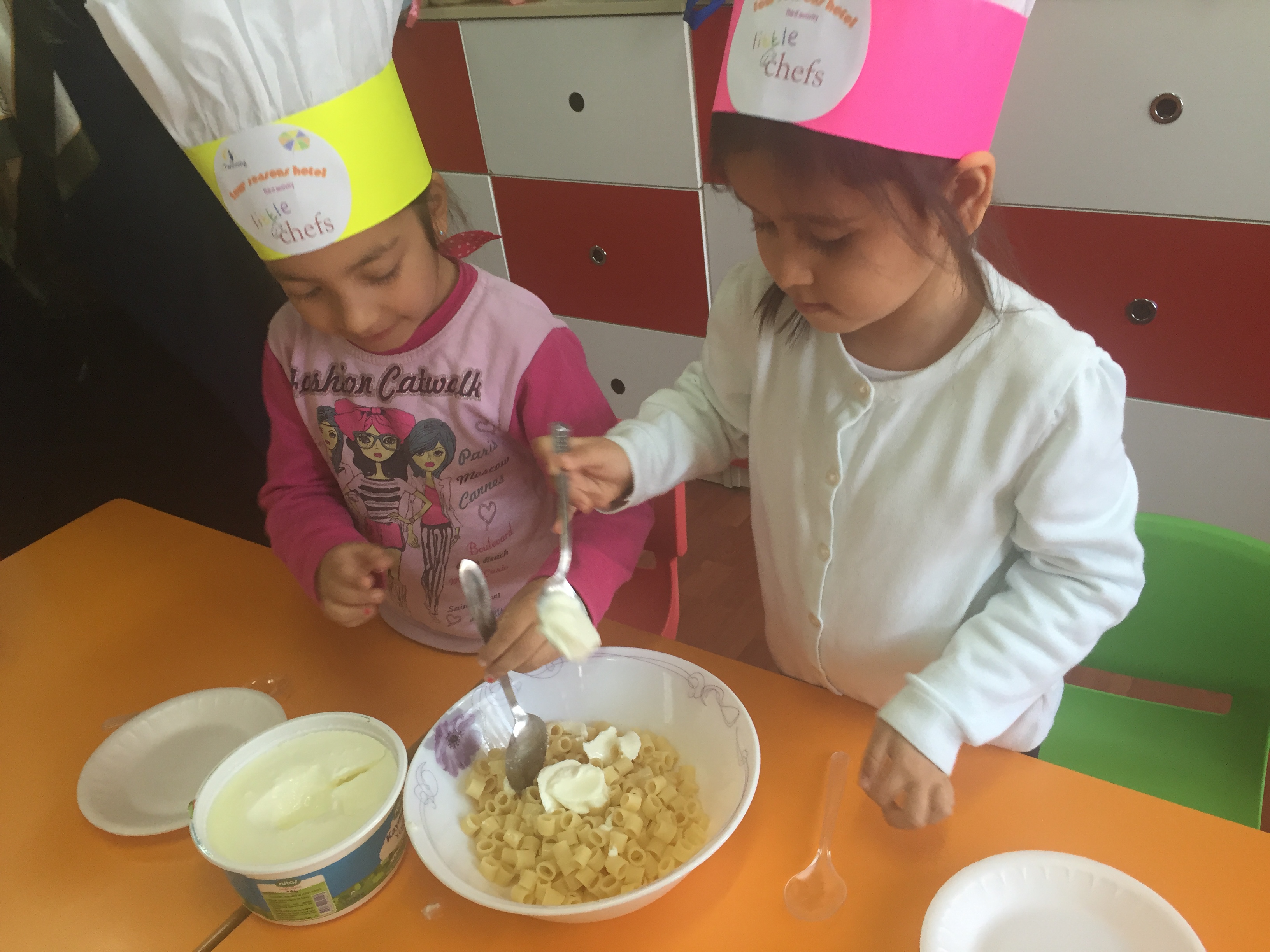 little chef by Gülcan Gül TOKER - Ourboox.com