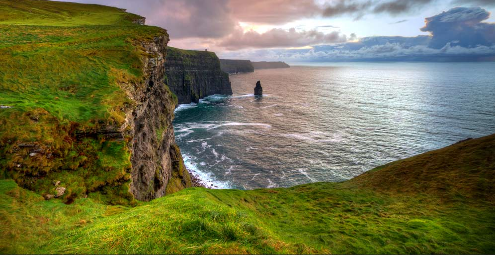 The Battle of Hastings by Thomas Renwick - Ourboox.com