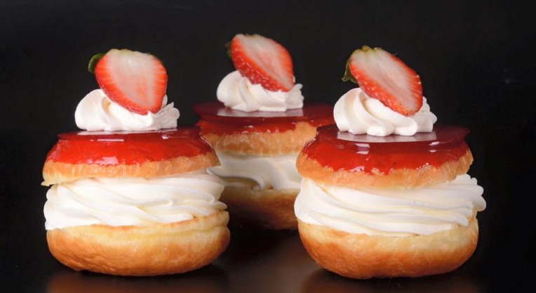 סופגניות by mai kawamura - Illustrated by מאי קאוומורה - Ourboox.com