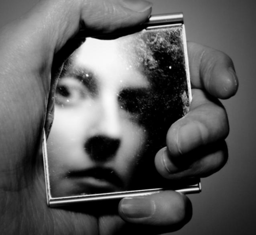 MIRROR by Samar Abughaith - Illustrated by Samar Abu-Ghaith - Ourboox.com