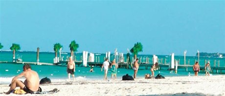 El cumple de Miguelito (Miguel descubre que Margot Robbie es su prima) by Eugenia González Betancor - Illustrated by Miguel Martín González - Ourboox.com