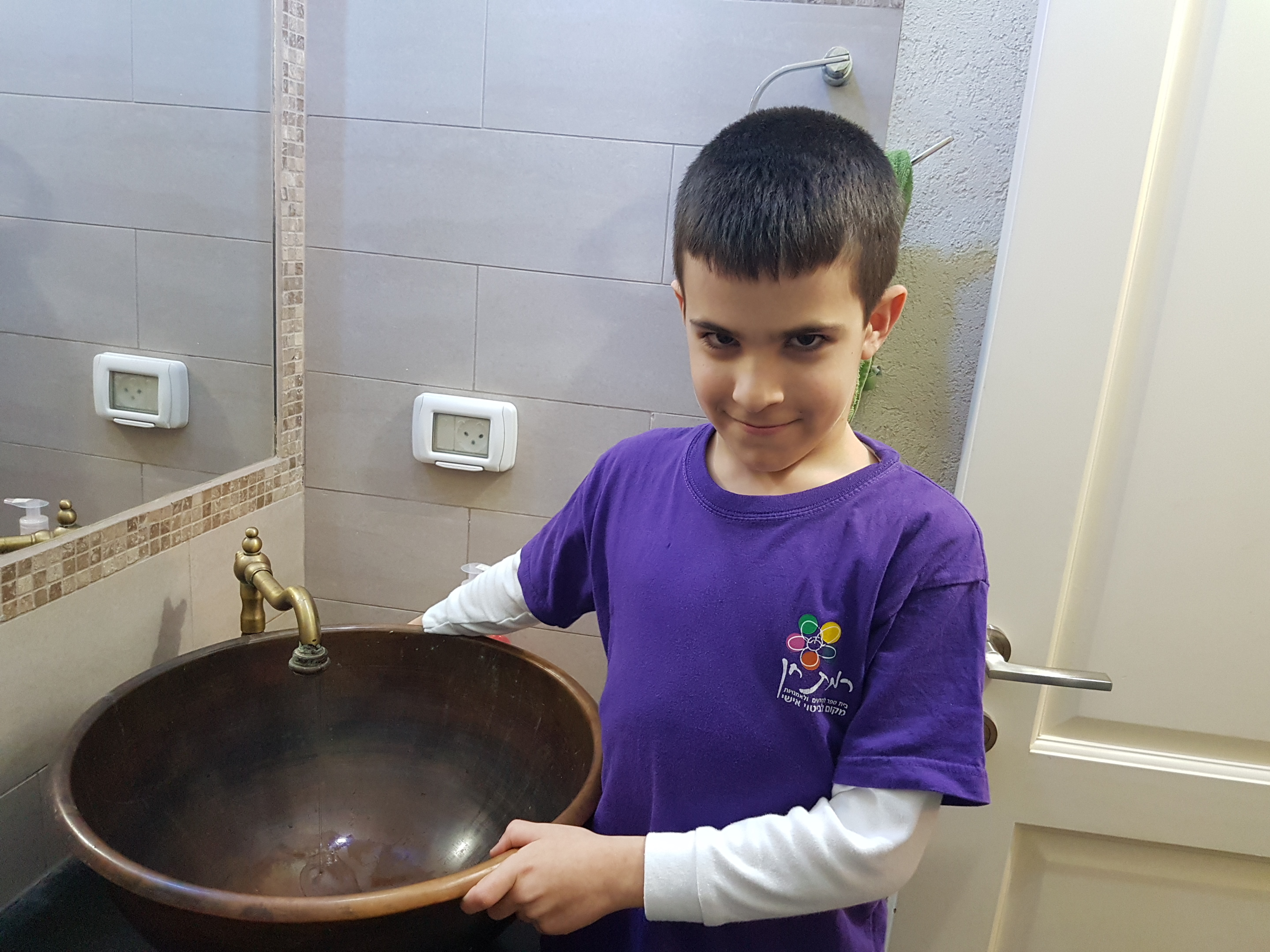 אנחנו שומרים על הסביבה by smadar najari - Illustrated by כיתה ב3 בית ספר רמת חן ברמת גן - שומרים על הסביבה - Ourboox.com