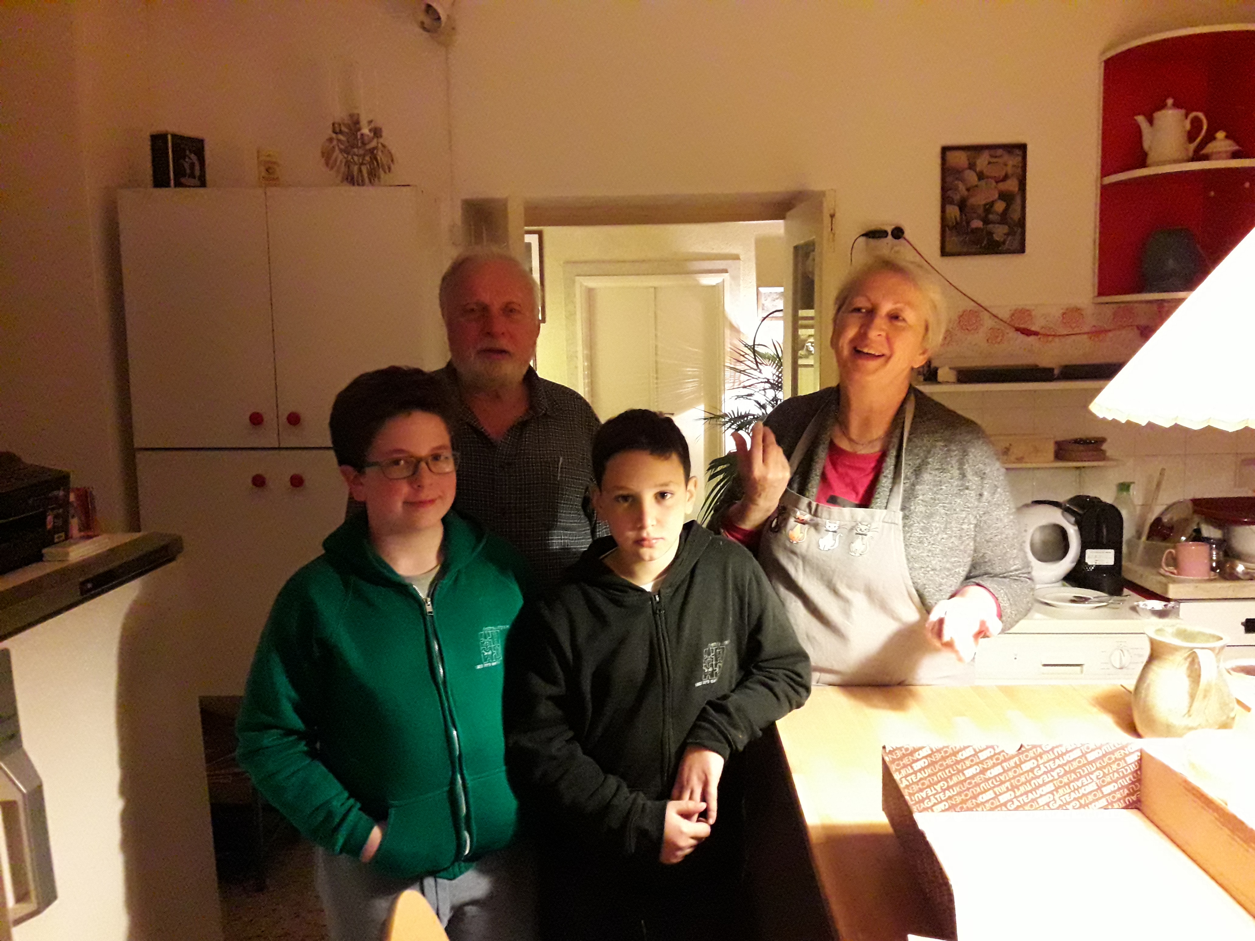 ‘ותיקי ראש פינה נפגשים עם ילדי כתה ד’ מבית חינוך וילוקמיץ by vicki modlinger - Ourboox.com