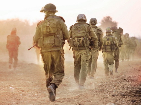 החיילים שומרים ומגנים על אזרחי ארץ ישראל. הם מספקים לנו הגנה וביטחון.