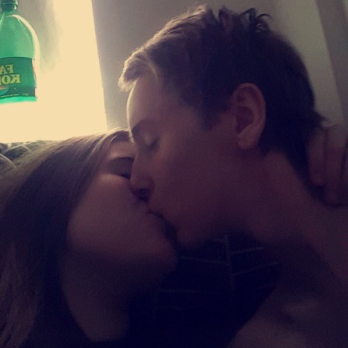 Íslensku ritun, Heimsrisa Sunneva Sól Símonar 10.BJ by Sunneva Símonar - Illustrated by Sunneva Sól Símonardóttir - Ourboox.com