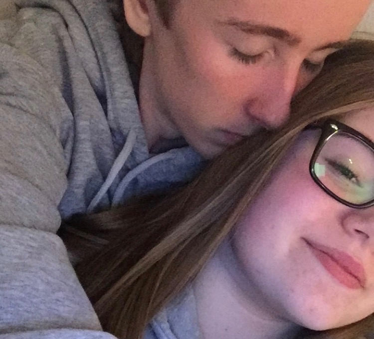 Íslensku ritun, Heimsrisa Sunneva Sól Símonar 10.BJ by Sunneva Símonar - Illustrated by Sunneva Sól Símonardóttir - Ourboox.com