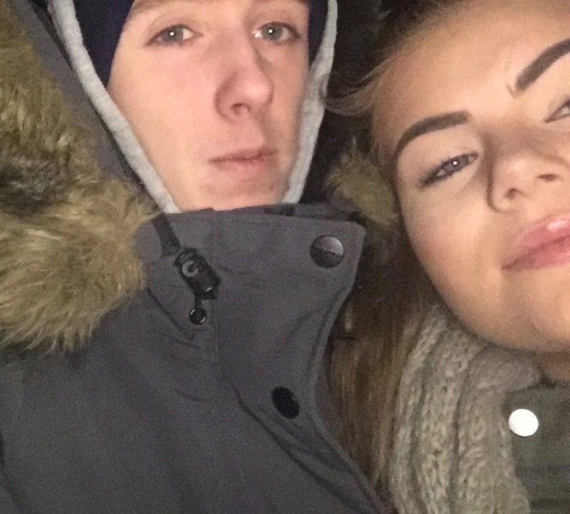 Íslensku ritun, Heimsrisa Sunneva Sól Símonar 10.BJ by Sunneva Símonar - Illustrated by Sunneva Sól Símonardóttir - Ourboox.com