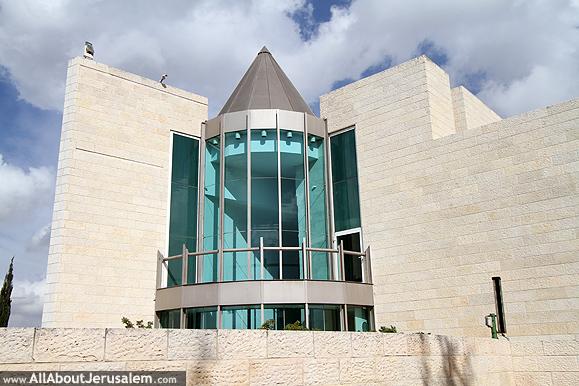 בית המשפט העליון by raz tsarfati - Illustrated by  רז צרפתי ושחר שקד - Ourboox.com