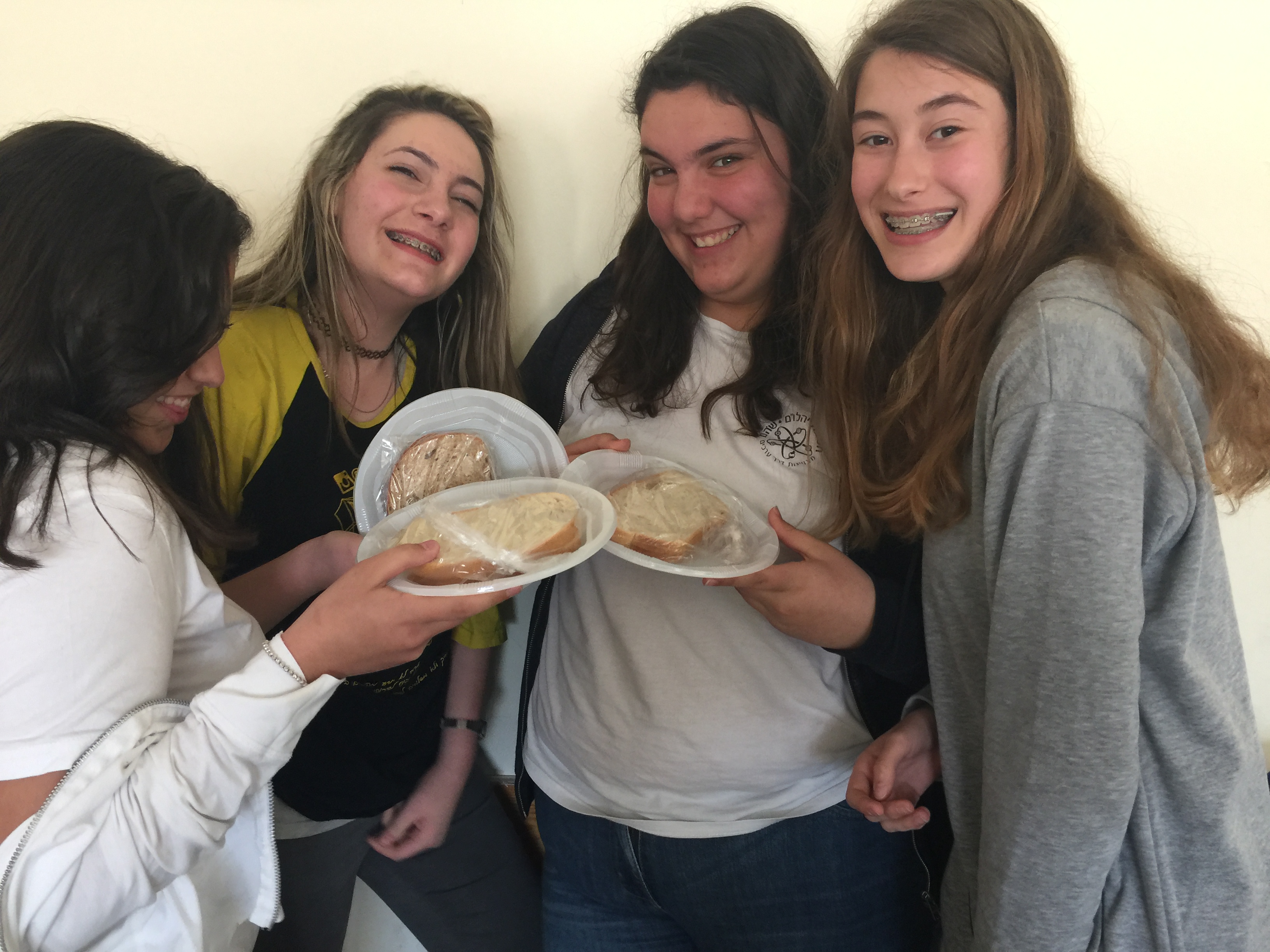 סופו של כל לחם. by sapir schechter - Ourboox.com