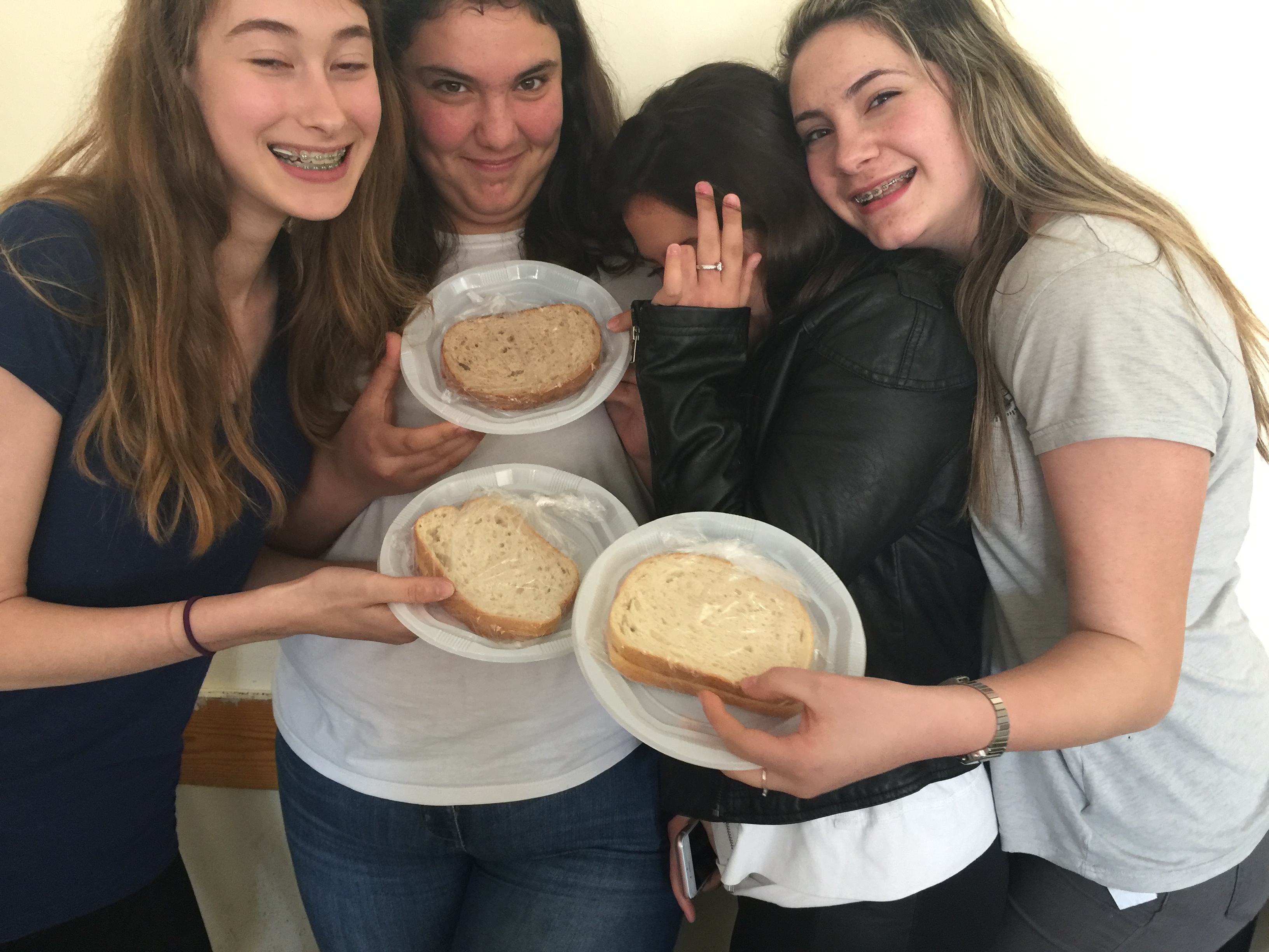 סופו של כל לחם. by sapir schechter - Ourboox.com