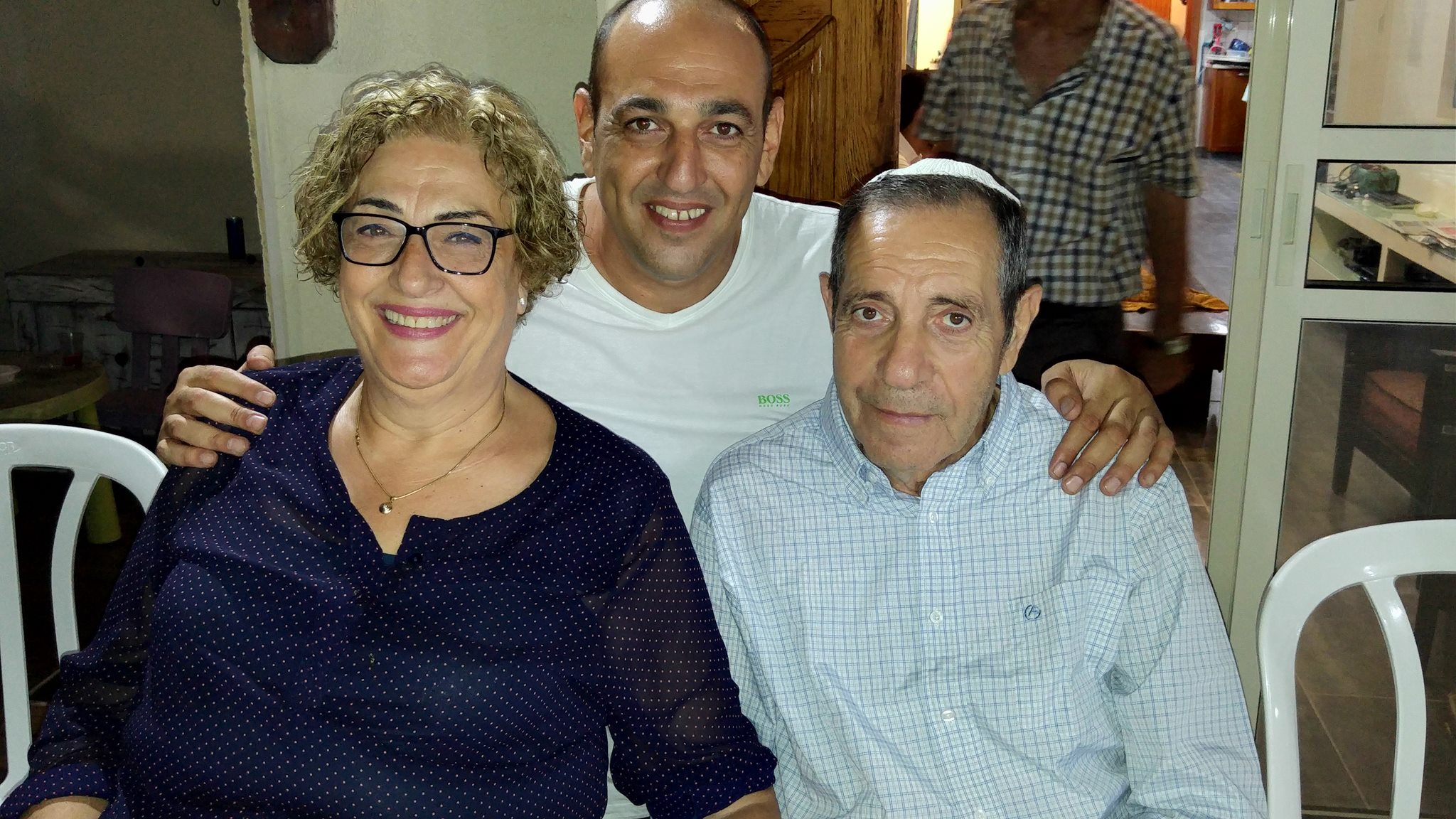 Family by Omer akiva - Ourboox.com