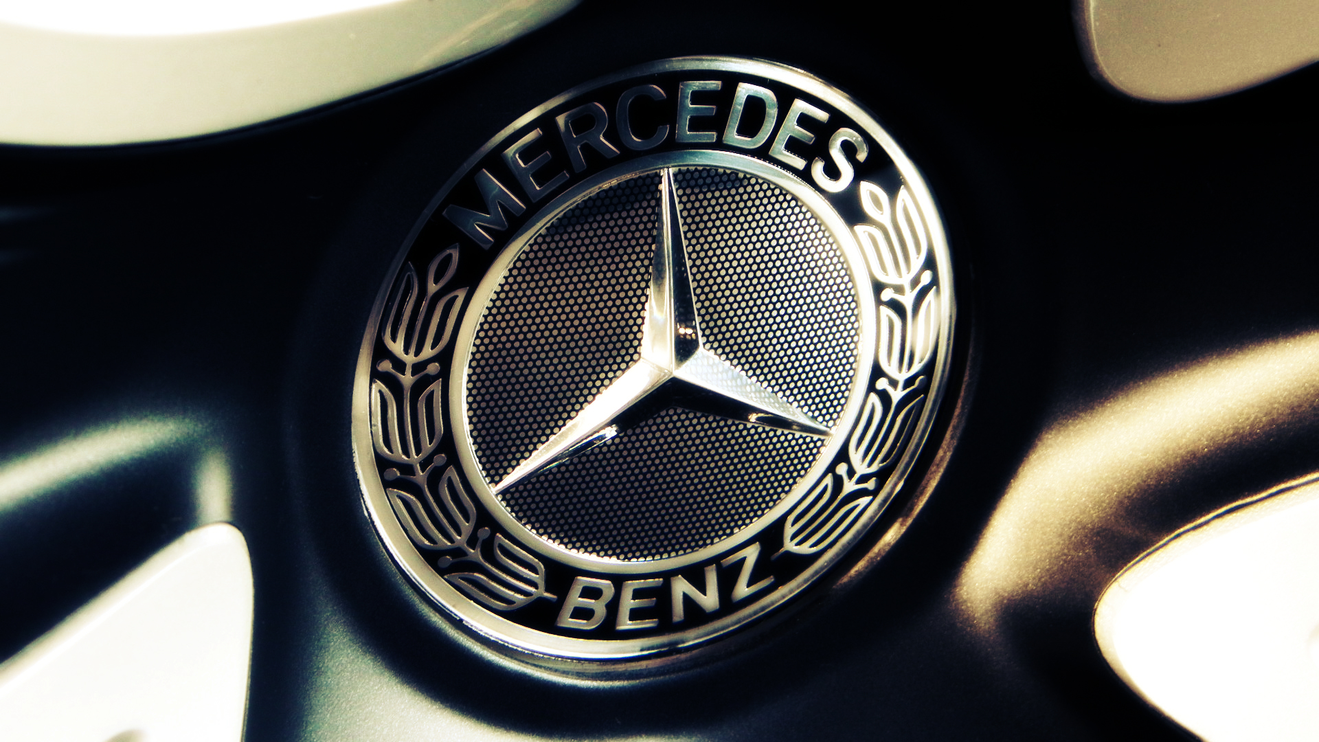 mercedes benz by rami dacca - Ourboox.com