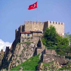 VATAN VE BAYRAK by Küçük Yüreklerde Büyük Vatan Sevgisi - Illustrated by Projenin Ortak Şiir Çalışması - Ourboox.com