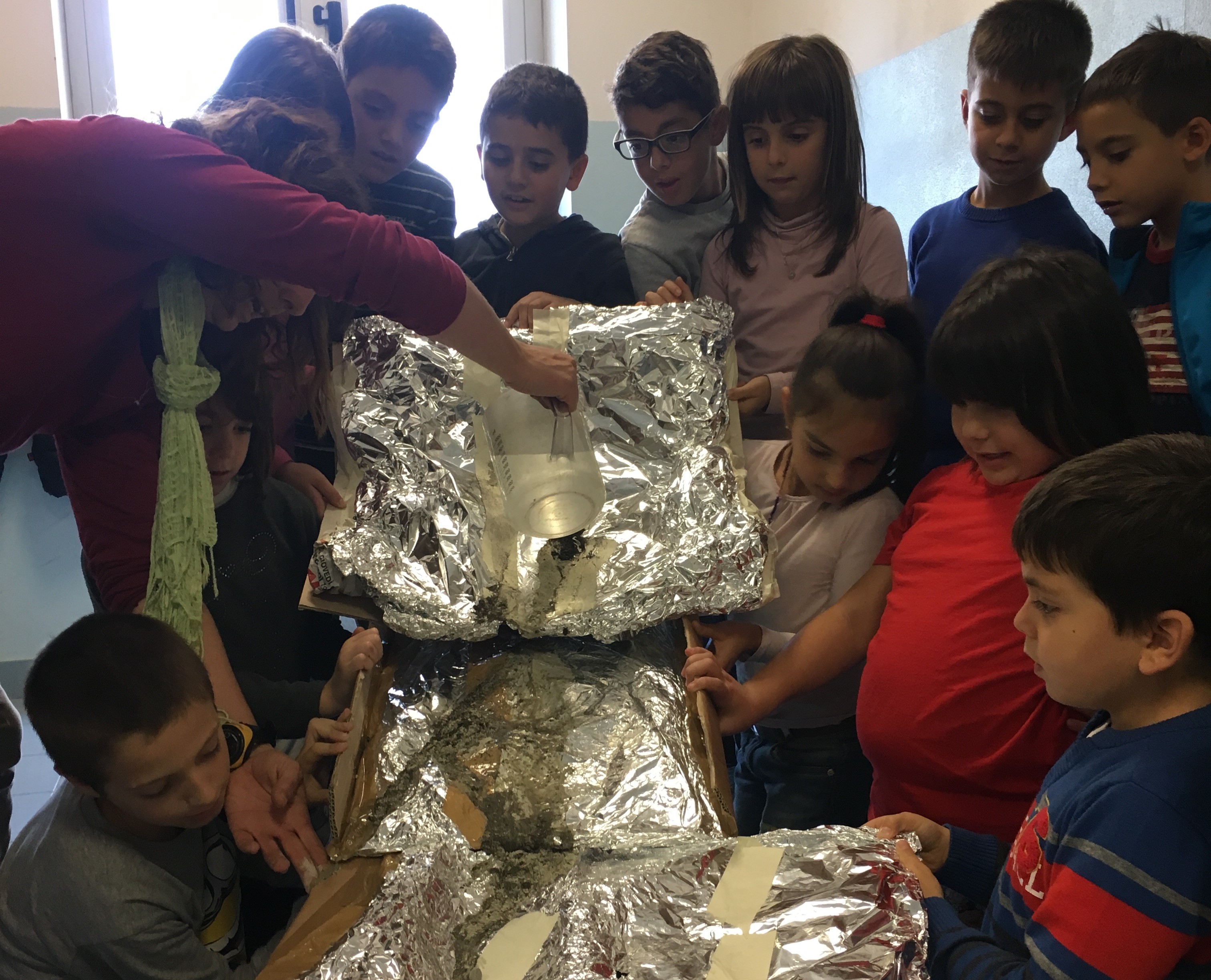 THE SOIL AND THE WATER: a scientific activity in 3^ class by mostardini francesca - Illustrated by Francesca Mostradini - Ourboox.com