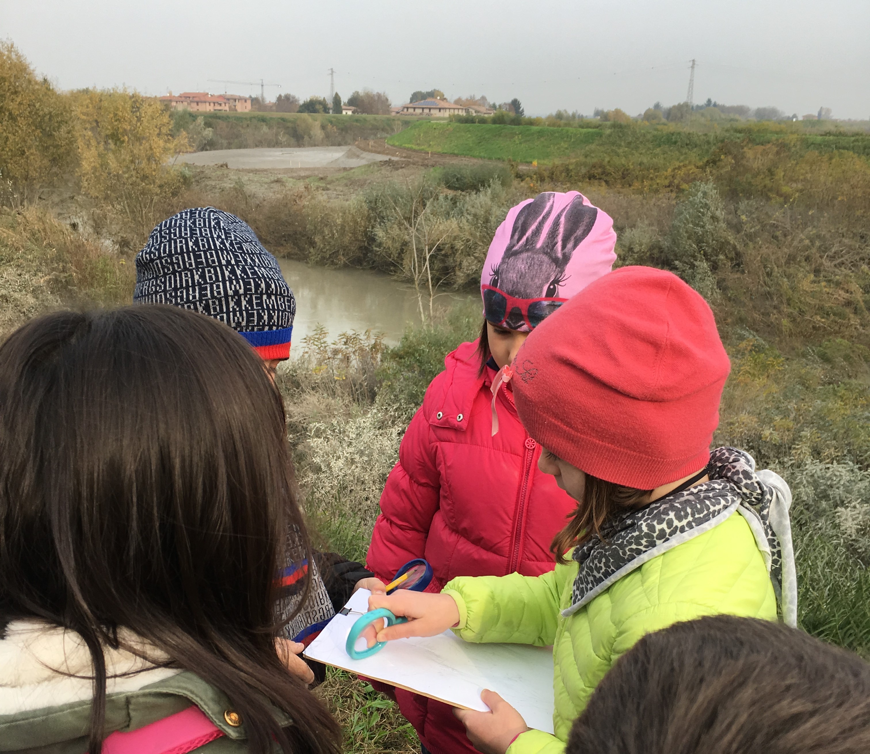 THE SOIL AND THE WATER: a scientific activity in 3^ class by mostardini francesca - Illustrated by Francesca Mostradini - Ourboox.com