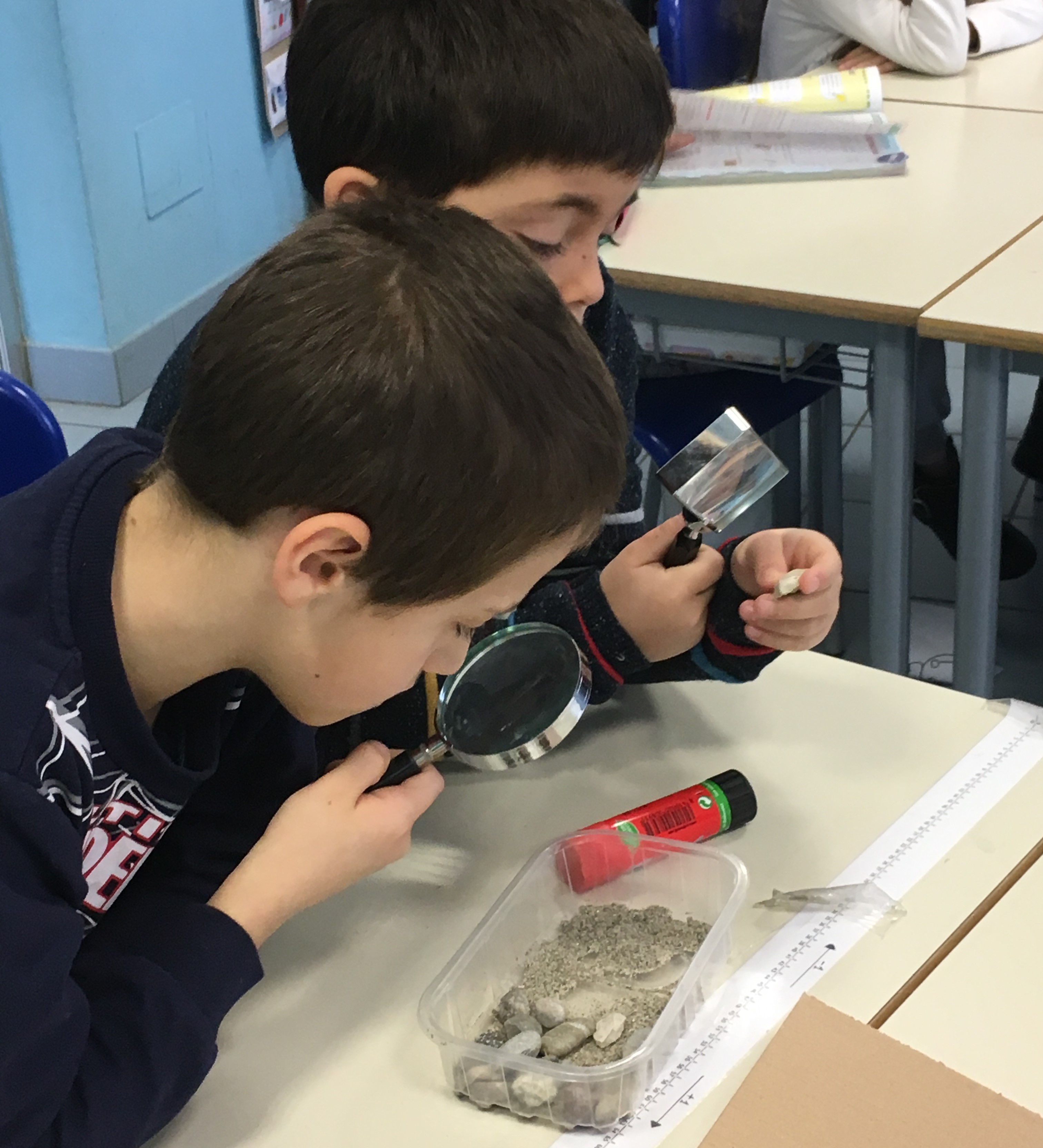 THE SOIL AND THE WATER: a scientific activity in 3^ class by mostardini francesca - Illustrated by Francesca Mostradini - Ourboox.com