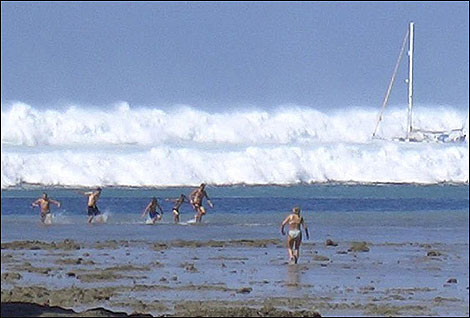 Tusnamis Monitour by Ammon Medina - Ourboox.com