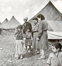 משפחה במעברה