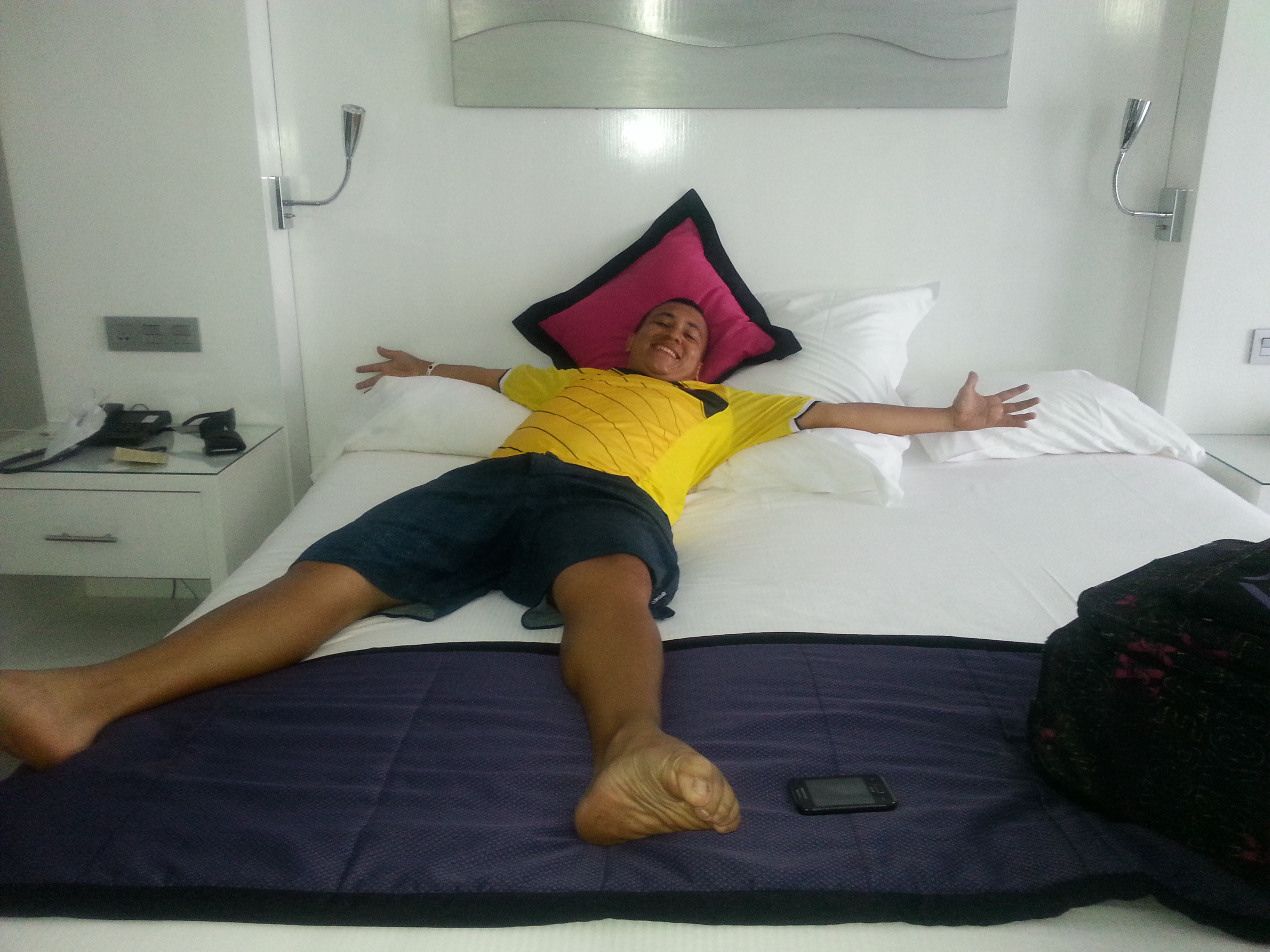 Luis daily routine by Luis - Illustrated by Luis Gutiérrez Vargas - Ourboox.com