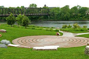 L’ Irlanda e le sue sfumature di verde by ciccine - Illustrated by ALICE E ANGELA - Ourboox.com