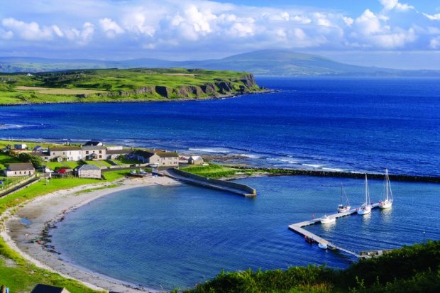 L’ Irlanda e le sue sfumature di verde by ciccine - Illustrated by ALICE E ANGELA - Ourboox.com