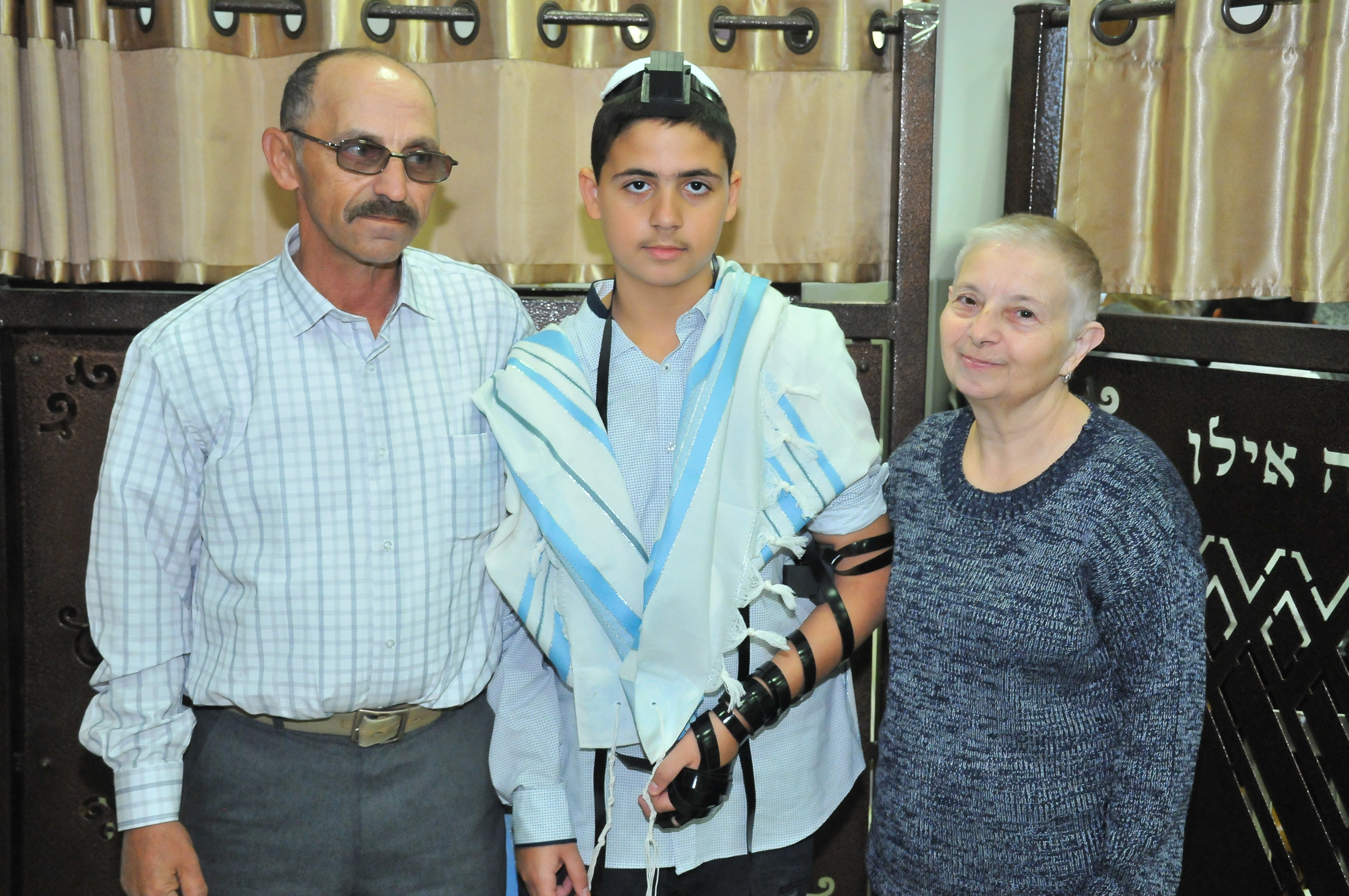 סבתא וסבא שלי איתי בעלייה לתורה שלי