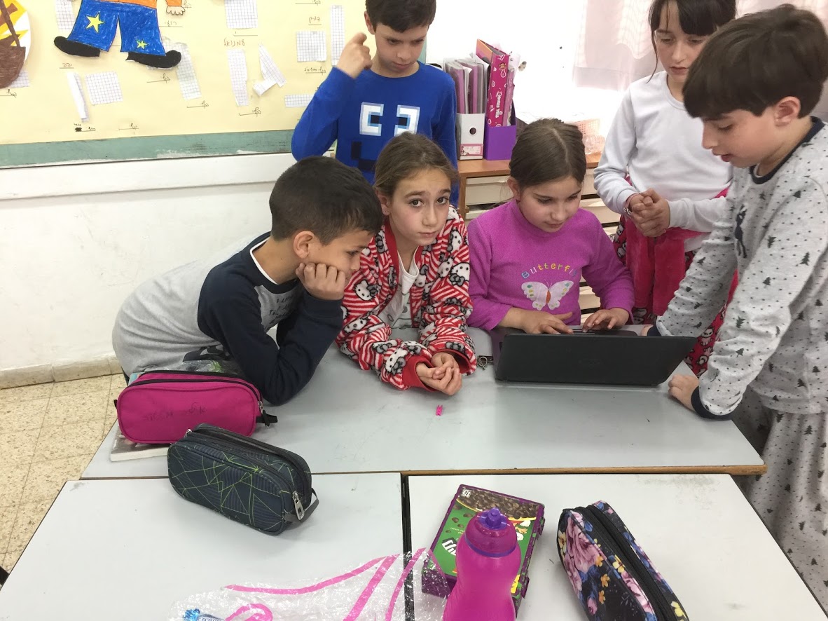 שכבת ד מסכמת תהליך חקר הסביבה by yael elkon - Illustrated by דנה, מימי, דליה ויעל. - Ourboox.com