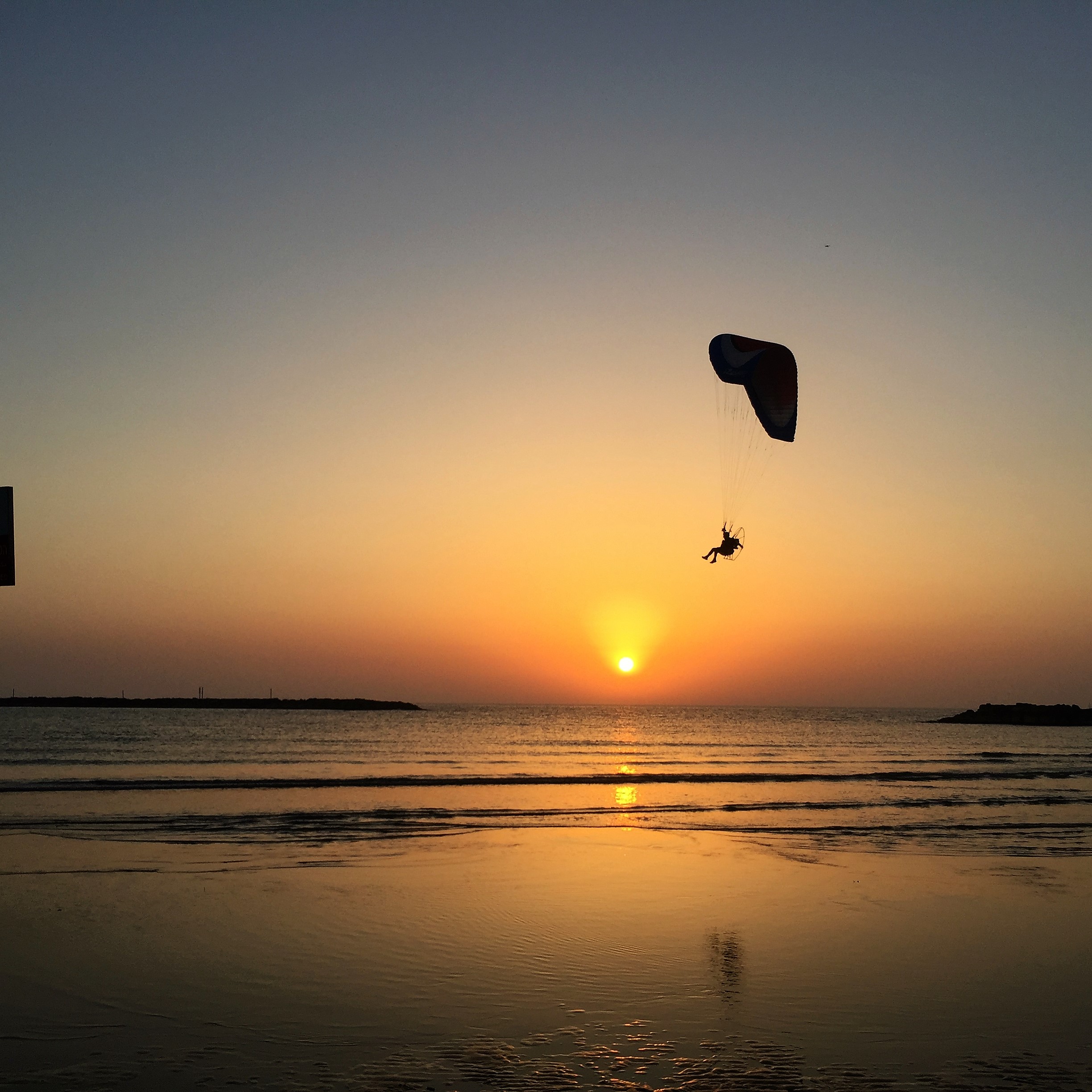 Sunset Hunting in Tel Aviv with Jeff Pulver by Mel Rosenberg - מל רוזנברג - Ourboox.com