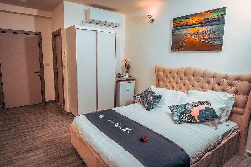 מסעדות ומקומות לינה by sarit - Illustrated by כיתה ט1 - Ourboox.com